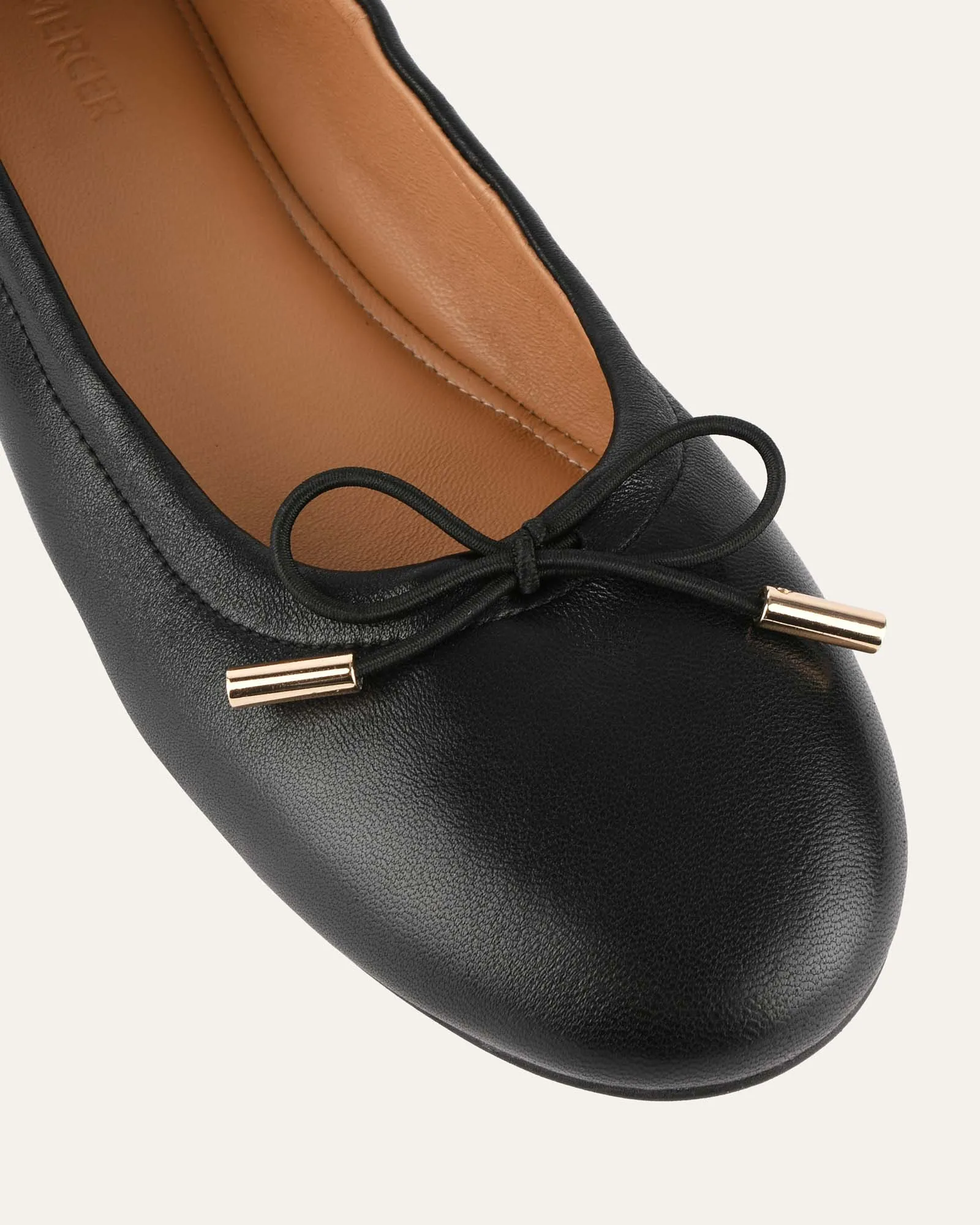 JOLIE CASUAL FLATS BLACK LEATHER